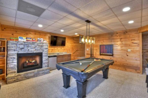 Casa Rustica Cabin with Mountain Views & Hot Tub